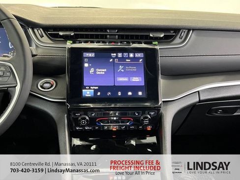 New 2025 Jeep Grand Cherokee Altitude AWD/4WD image 19