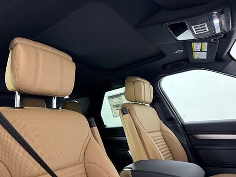 Certified 2025 Land Rover Discovery Dynamic SE image 35