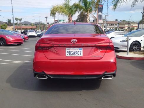 Used 2022 Toyota Avalon Limited image 5