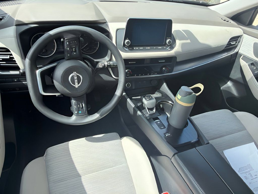 Used 2023 Nissan Rogue SV FWD image 16