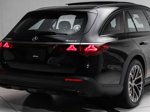 New 2026 Mercedes-Benz E 450 4MATIC All-Terrain Wagon image 4