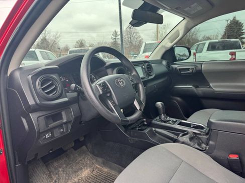Used 2019 Toyota Tacoma SR image 11