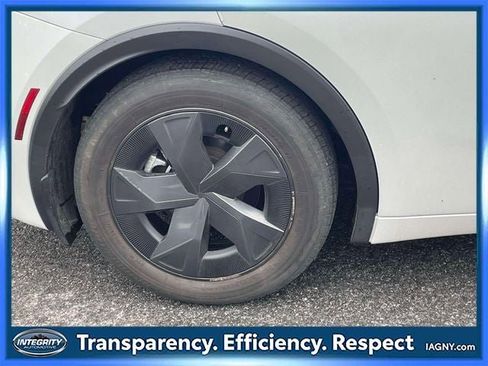 Used 2023 Toyota Prius LE image 9