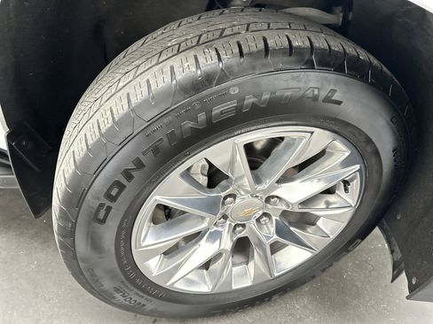 Used 2021 Chevrolet Suburban Premier image 12