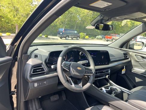 New 2026 Chevrolet Traverse LT w/ LPO, Floor Liner Package image 10