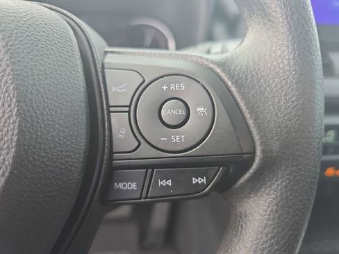 Used 2023 Toyota RAV4 XLE image 17