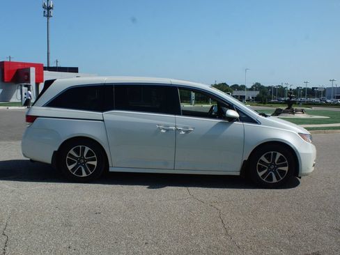 Used 2014 Honda Odyssey Touring image 17