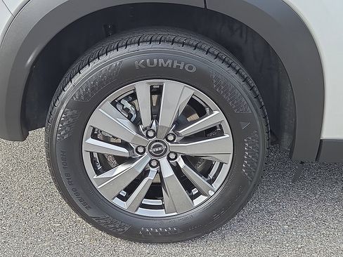 Used 2025 Nissan Pathfinder SV AWD/4WD image 7