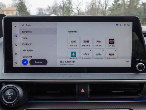 Used 2024 Toyota Prius Limited w/ Limited Premium Package image 10