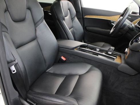 Used 2022 Volvo XC90 T8 Inscription Expression w/ Advanced Package image 27