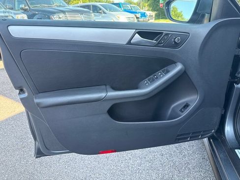 Used 2013 Volkswagen Jetta GLI Autobahn FWD image 9
