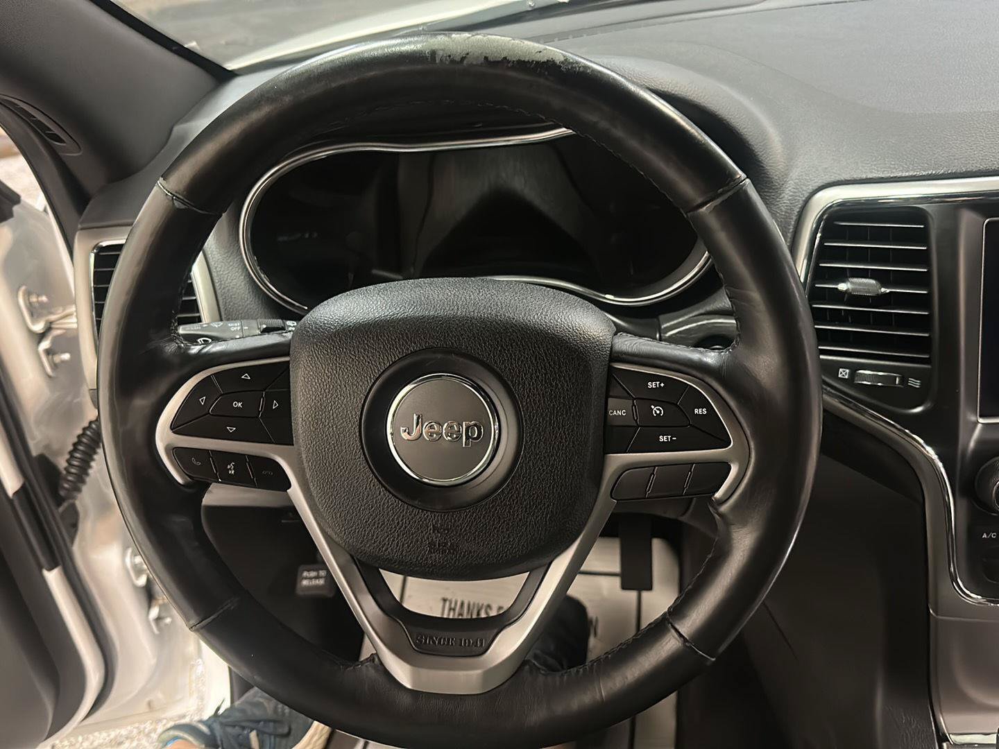 Used 2018 Jeep Grand Cherokee Altitude AWD/4WD image 18
