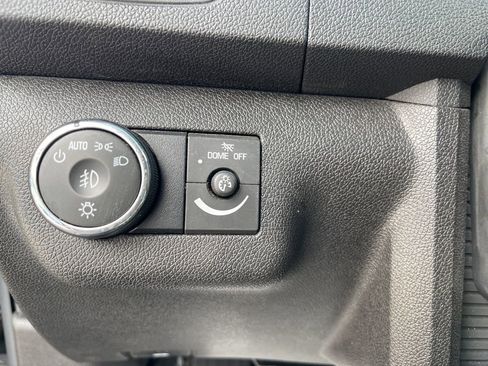 Used 2011 GMC Acadia SLE image 27