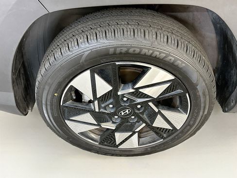 Used 2024 Hyundai Kona SEL image 11