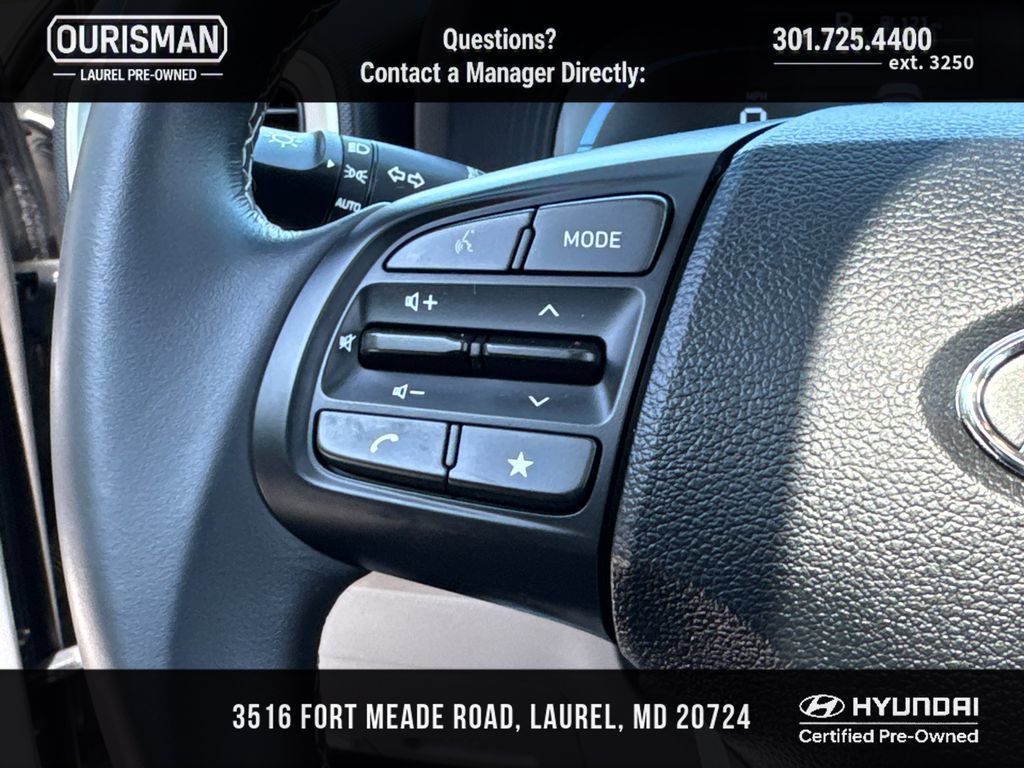 Certified 2024 Hyundai Venue SEL FWD image 22
