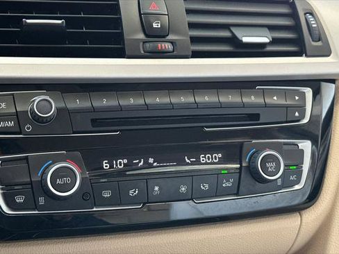 Used 2018 BMW 320i Sedan image 18