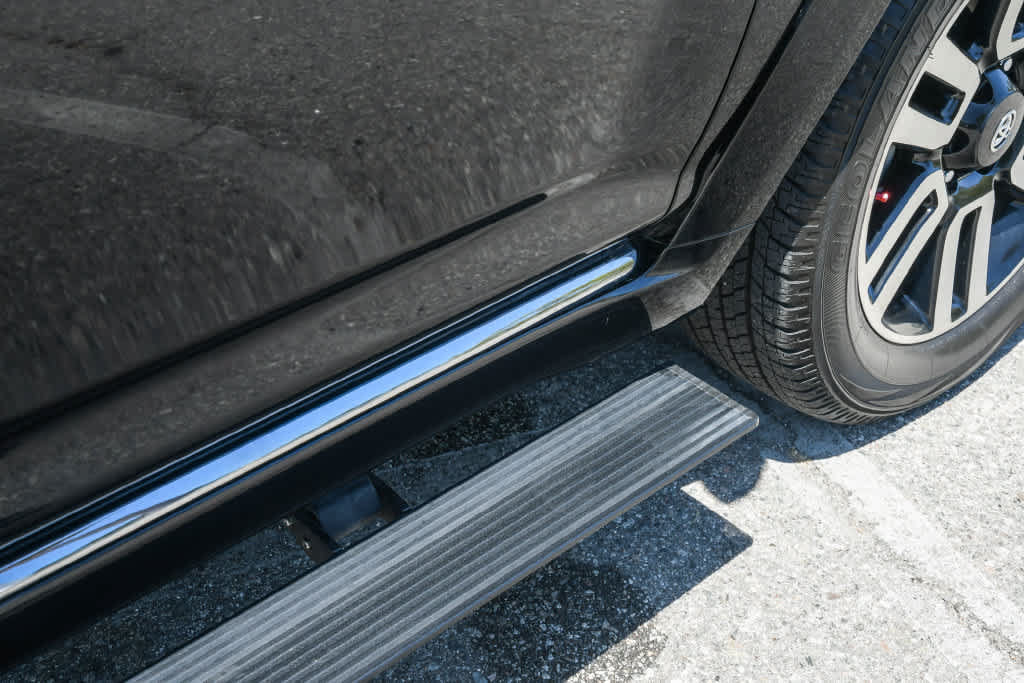 Used 2022 Toyota 4Runner Limited RWD image 4