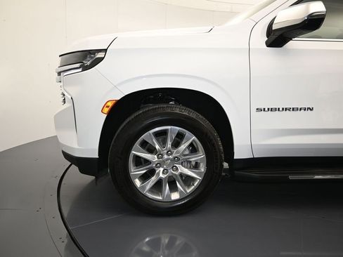 Certified 2023 Chevrolet Suburban Premier RWD image 9