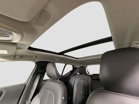 Certified 2025 Volvo XC40 B5 Core image 22