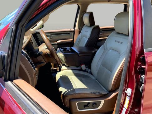 Used 2019 RAM 1500 Laramie AWD/4WD image 8