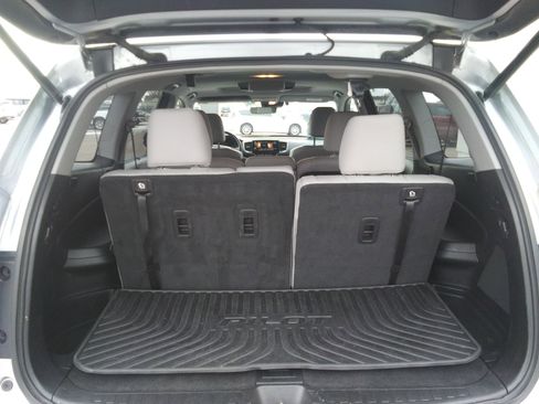 Used 2019 Honda Pilot Touring image 8
