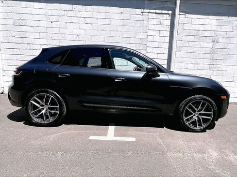 Certified 2023 Porsche Macan AWD/4WD image 6
