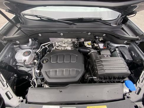 Used 2025 Volkswagen Atlas SE image 25