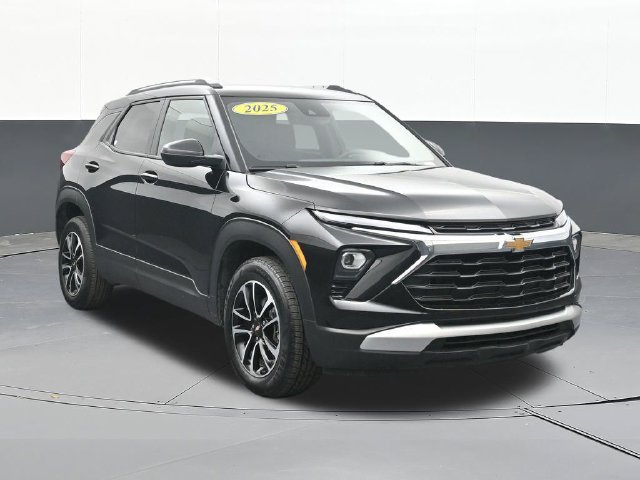 Used 2025 Chevrolet TrailBlazer LT AWD/4WD image 19