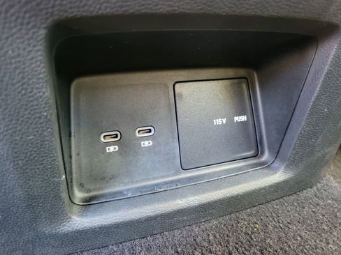 Used 2024 Volkswagen Atlas SE AWD/4WD image 17