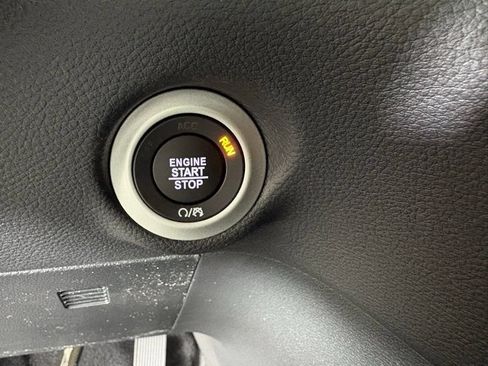 New 2026 Chrysler Pacifica Select FWD image 23