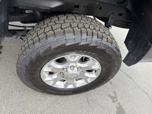 Used 2024 RAM 2500 Laramie AWD/4WD image 11