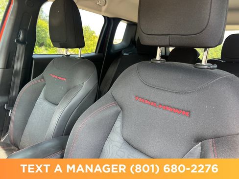 Used 2017 Jeep Renegade Trailhawk w/ Popular Equipment Group AWD/4WD image 26