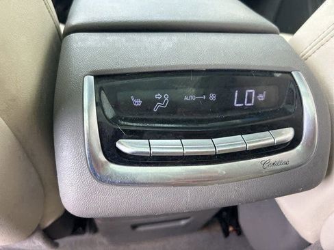 Used 2020 Cadillac XT6 Premium Luxury image 12