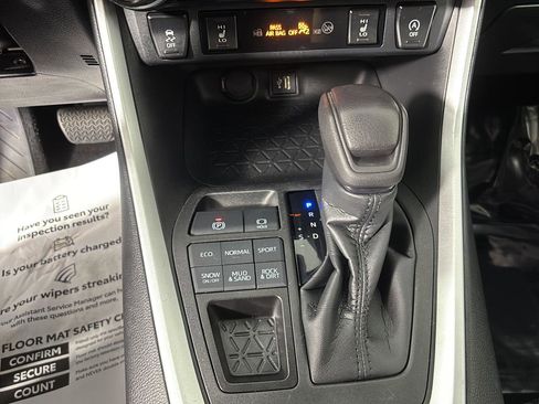 Used 2023 Toyota RAV4 XLE w/ Convenience Package image 31