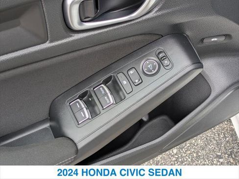Used 2024 Honda Civic Sport image 13