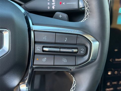 Used 2025 GMC Acadia Denali image 26