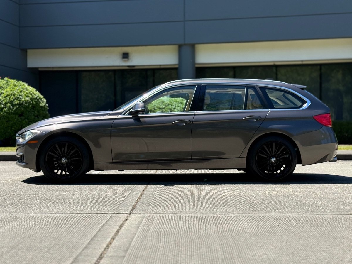 Used 2014 BMW 328i xDrive Wagon AWD/4WD image 7