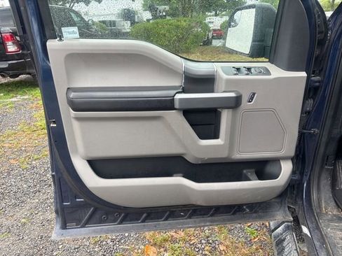 Used 2018 Ford F150 XLT w/ Equipment Group 302A Luxury AWD/4WD image 16
