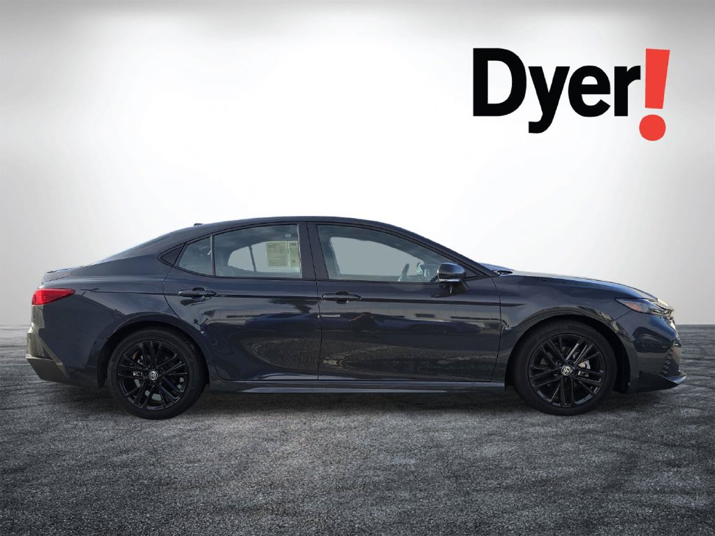 Used 2025 Toyota Camry SE FWD image 3