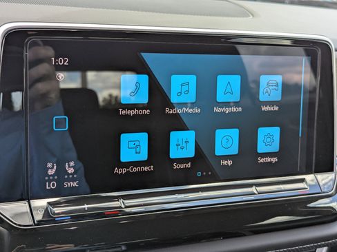 Used 2025 Volkswagen Atlas SE image 22