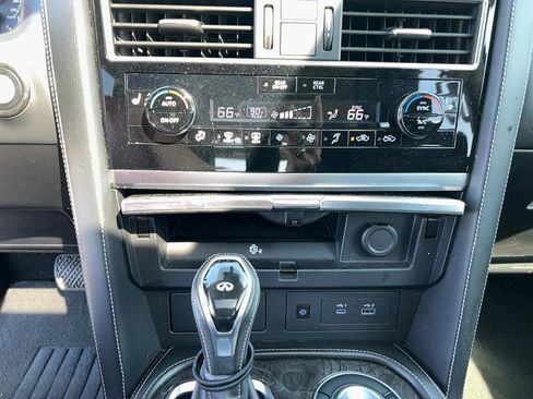 Used 2022 INFINITI QX80 Luxe w/ All-Season Package image 19