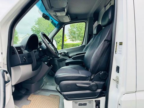 Used 2017 Mercedes-Benz Sprinter 2500 image 35