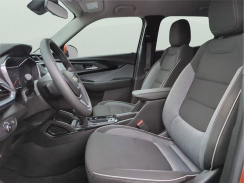 Used 2023 Chevrolet TrailBlazer LT FWD image 13