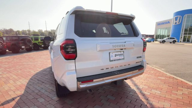 Used 2025 Toyota 4Runner Limited AWD/4WD image 8