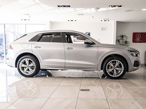 Used 2022 Audi Q8 Premium image 9