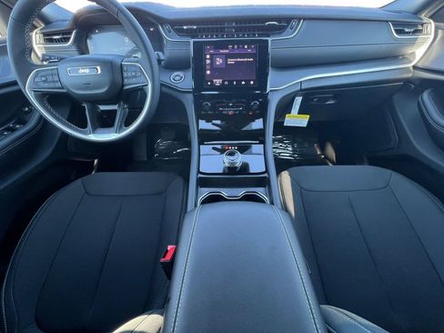 New 2025 Jeep Grand Cherokee Laredo image 20