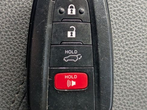 Used 2022 Toyota RAV4 XLE Premium AWD/4WD image 37