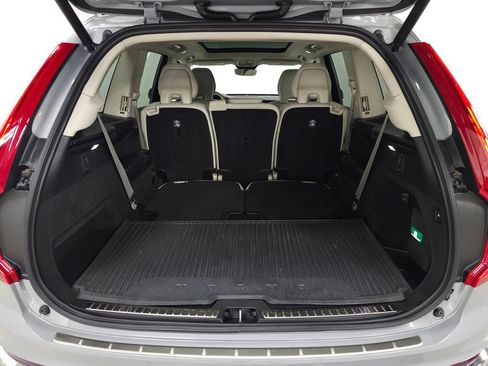 Certified 2024 Volvo XC90 T8 Plus AWD/4WD image 9