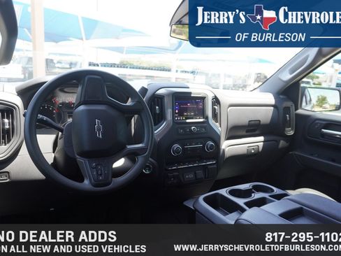 Used 2024 Chevrolet Silverado 1500 Custom Trail Boss w/ LPO, Dark Essentials Package AWD/4WD image 8