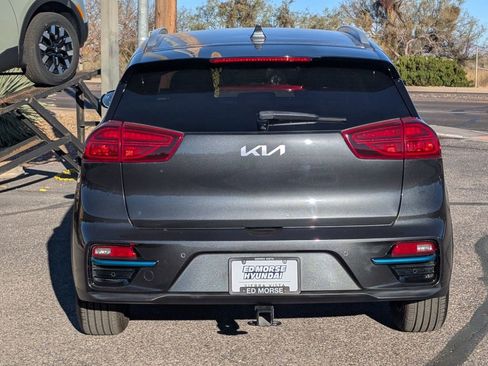 Used 2022 Kia Niro EX Premium image 4